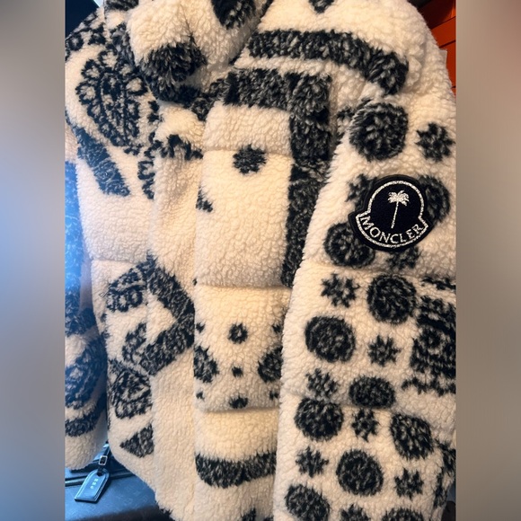 Moncler x Palm Angels Shearling Puffer - Picture 2 of 9